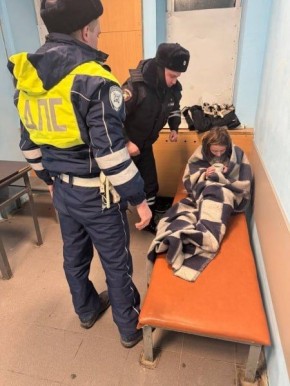 Полицейские спасли пропавшую девочку из Среднеуральска: уснула у могилы бабушки