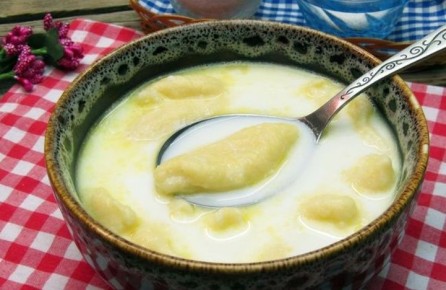 Вкусный молочный суп с клёцками: быстрый рецепт для идеального завтрака