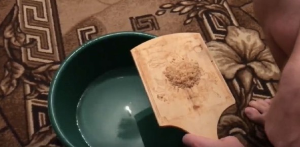 Как избавиться от натоптышей с помощью хозяйственного мыла и соды