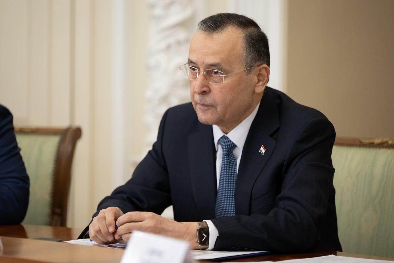 Денис Паслер и посол Таджикистана в России Давлатшох Гулмахмадзода обсудили перспективы дальнейшего двустороннего сотрудничества Денис Паслер и посол Таджикистана в России Давлатшох Гулмахмадзода обсудили перспективы дальнейшего двустороннего сотрудничества