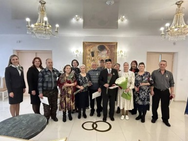 Торжественные церемонии вручения знаков отличия Свердловской области «Совет да любовь» прошли в Екатеринбурге и Реже