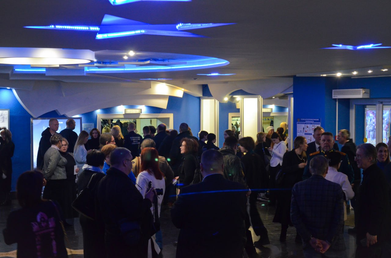 Вернуться домой: в столице Урала представили фильм «Спасти бессмертного» Вернуться домой: в столице Урала представили фильм «Спасти бессмертного»