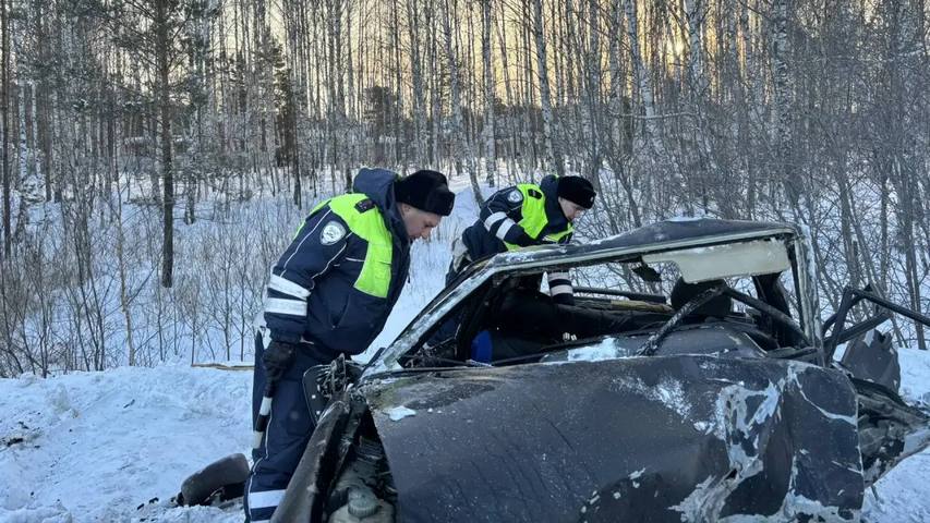 На трассе под Режом ВАЗ вылетел на встречку: один погиб, трое в больнице