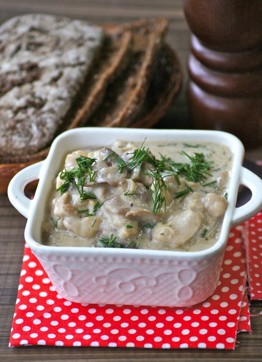 Бефстроганов из курицы и грибов: нежный вкус домашней кухни