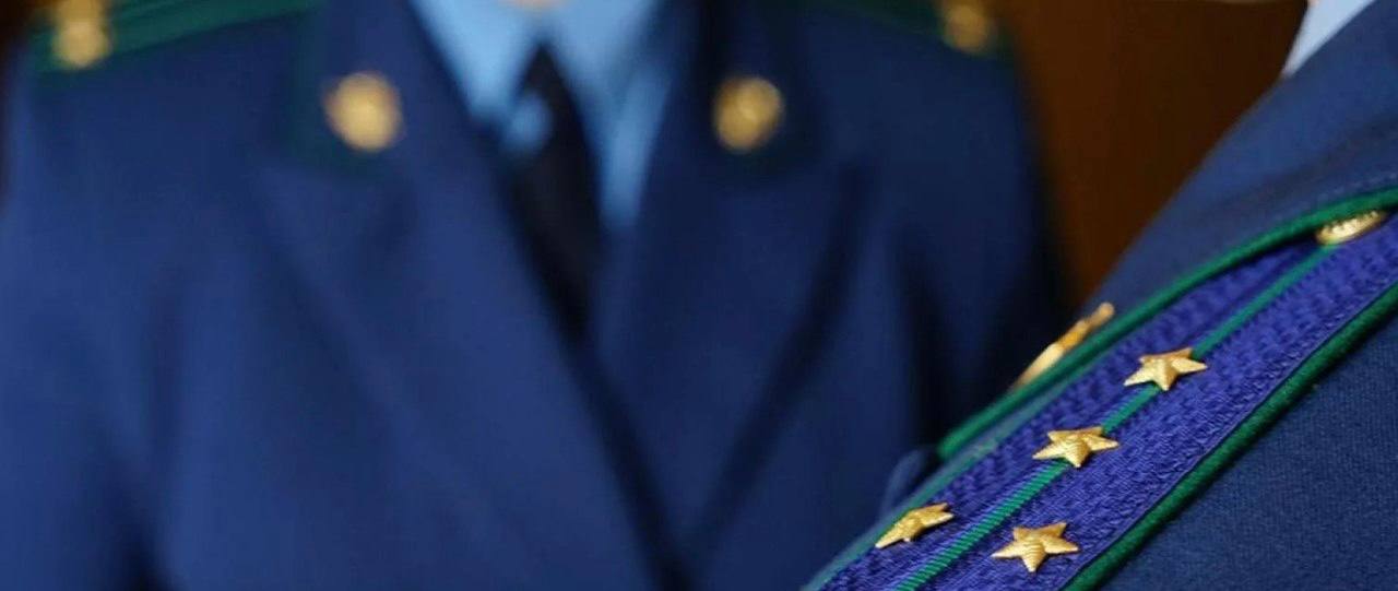 В Екатеринбурге на основании заключения прокурора суд взыскал со школы более 400 тыс