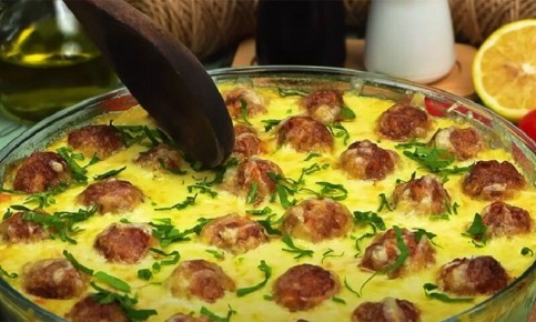 Запеканка из картофеля с мясным фаршем: простой рецепт с летними нотками