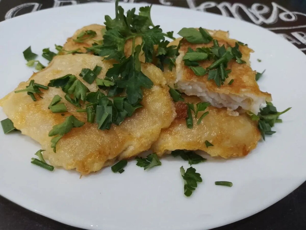 Как сделать нежное филе рыбы в яичном кляре на сковороде