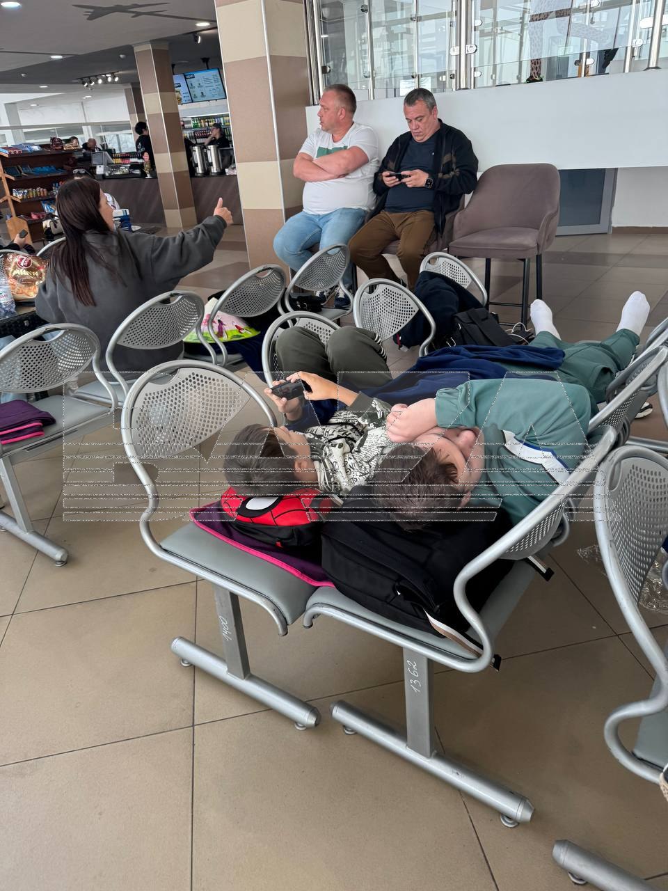 Пассажиры рейса Фукуок — Екатеринбург, который застрял в казахском аэропорту, добились компенсации от авиаперевозчика Пассажиры рейса Фукуок — Екатеринбург, который застрял в казахском аэропорту, добились компенсации от авиаперевозчика