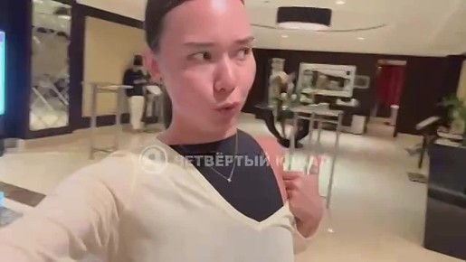 Российские туристы могут не вылететь из Дубая и сегодня: наш корреспондент о ракетной опасности и панике в отеле