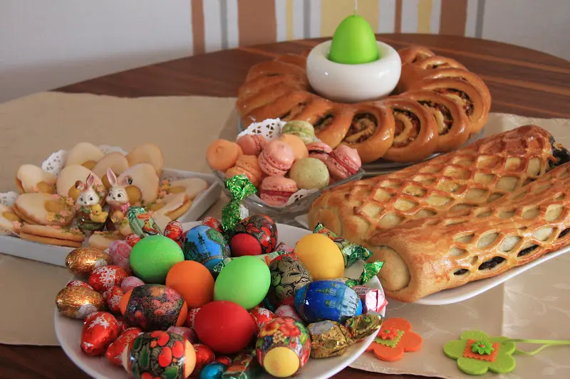 Пасхальные угощения: чем заменить традиционный кулич?