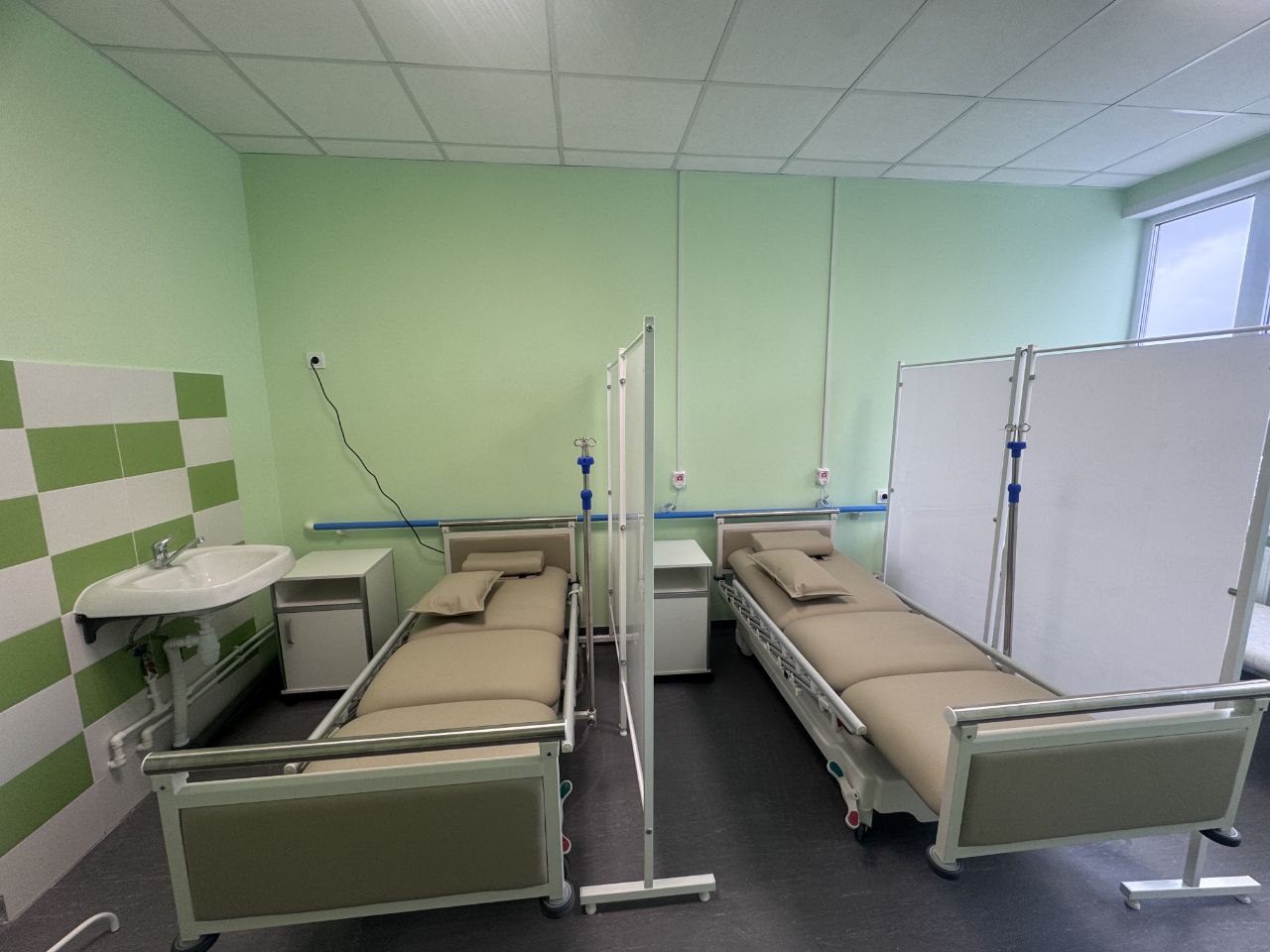 Денис Паслер: Продолжаем обновлять поликлиники и сельские подразделения больниц Денис Паслер: Продолжаем обновлять поликлиники и сельские подразделения больниц