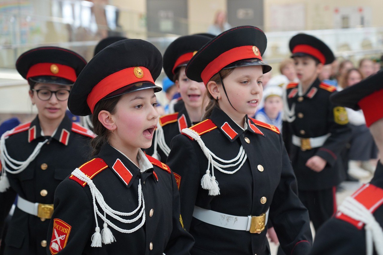 Подведены итоги смотра строя и песни «Мы – юные защитники России»! Подведены итоги смотра строя и песни «Мы – юные защитники России»!