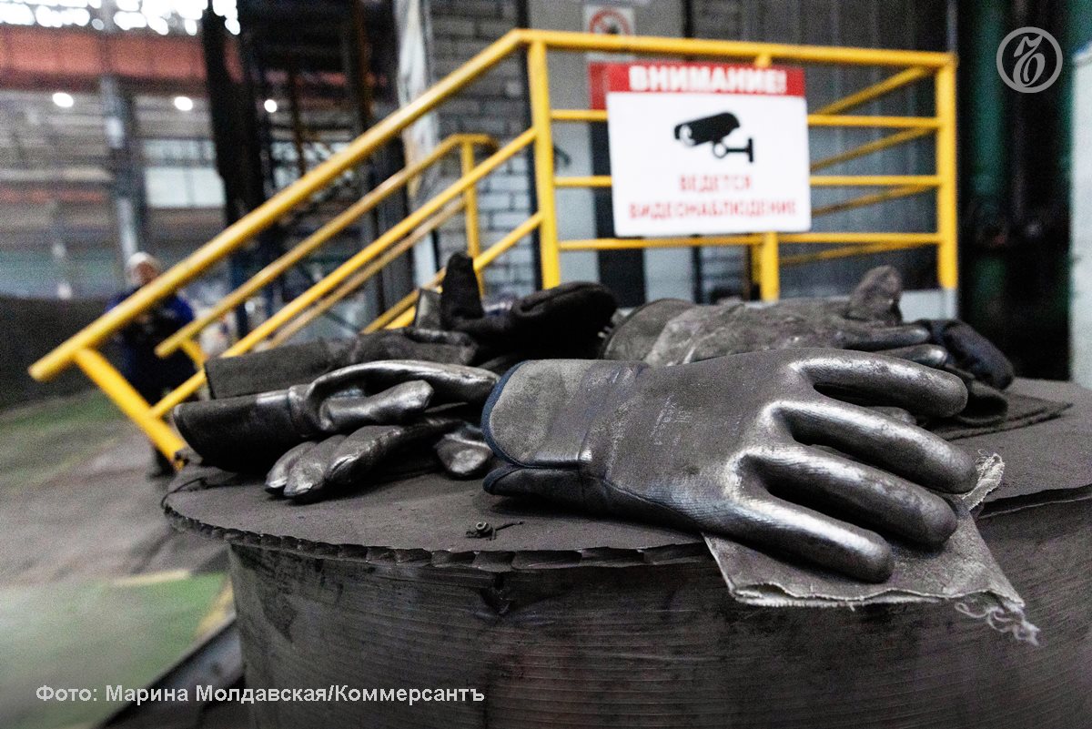 Первоуральский новотрубный завод (ПНТЗ, Свердловская область) частично остановил работу одного из производственных цехов