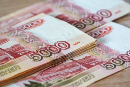 Февраль принесет новые законы и социальные выплаты в России