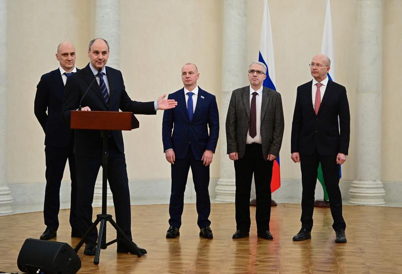 Губернатор Свердловской области Денис Паслер вручил награды передовикам отрасли молочного животноводства Среднего Урала Губернатор Свердловской области Денис Паслер вручил награды передовикам отрасли молочного животноводства Среднего Урала