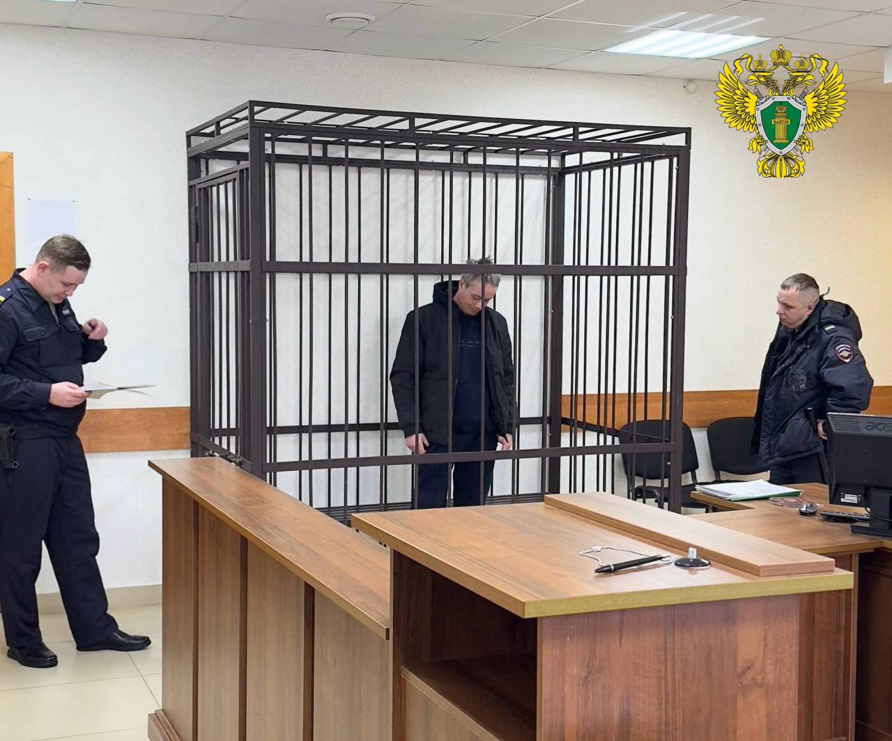 # В Красноуфимском районе избрана мера пресечения в виде заключения под стражу мужчине, обвиняемому в попытке сжечь заживо свою семью с малолетним ребенком