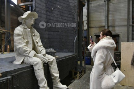 Памятник Алексею Балабанову обрел форму