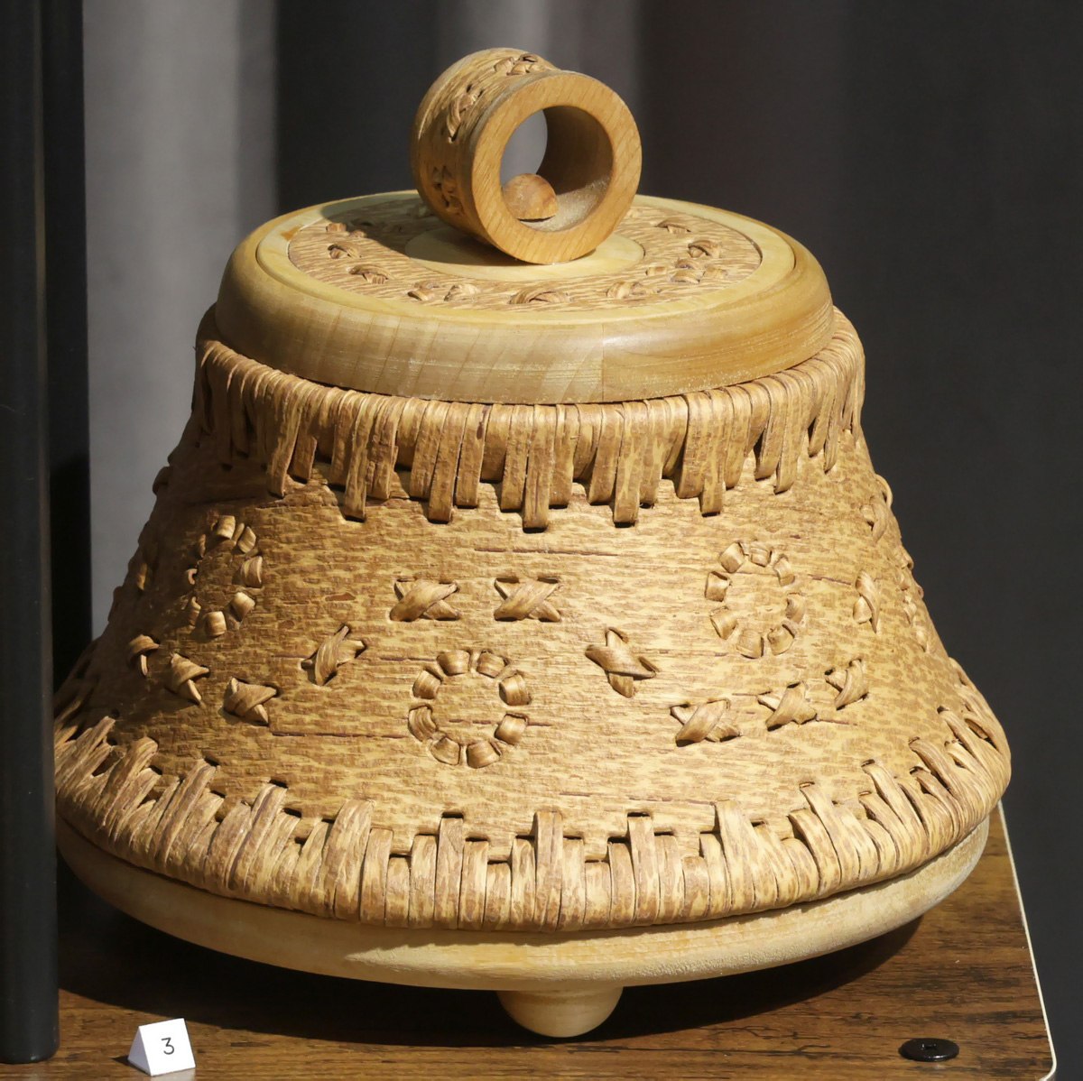 В выставочных залах музея-заповедника «Горнозаводской Урал» открылась выставка «Берестяной мир Сергея Коротчени. Традиции и современность» (12+) В выставочных залах музея-заповедника «Горнозаводской Урал» открылась выставка «Берестяной мир Сергея Коротчени. Традиции и современность» (12+)