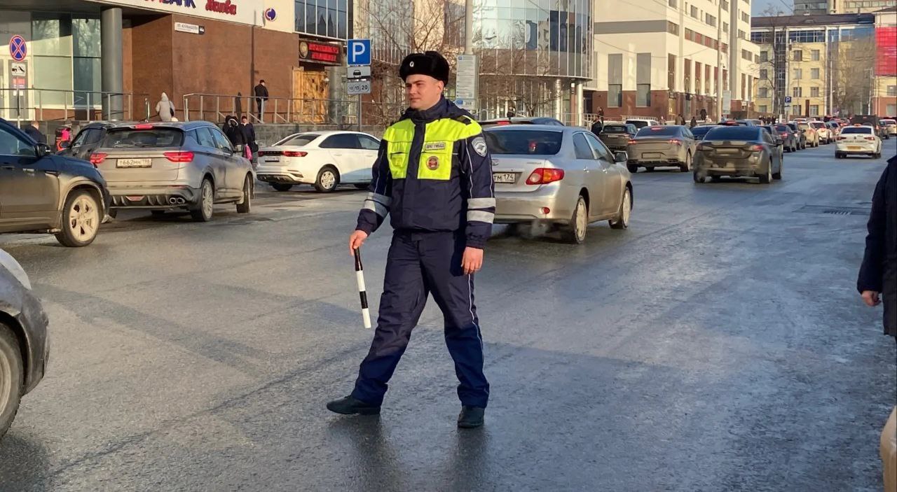 Более 150 должников оплатили штрафы на месте в первый час операции «Должник» в Свердловской области Более 150 должников оплатили штрафы на месте в первый час операции «Должник» в Свердловской области