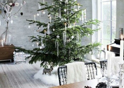 Как правильно собирать иголки с новогоднего дерева