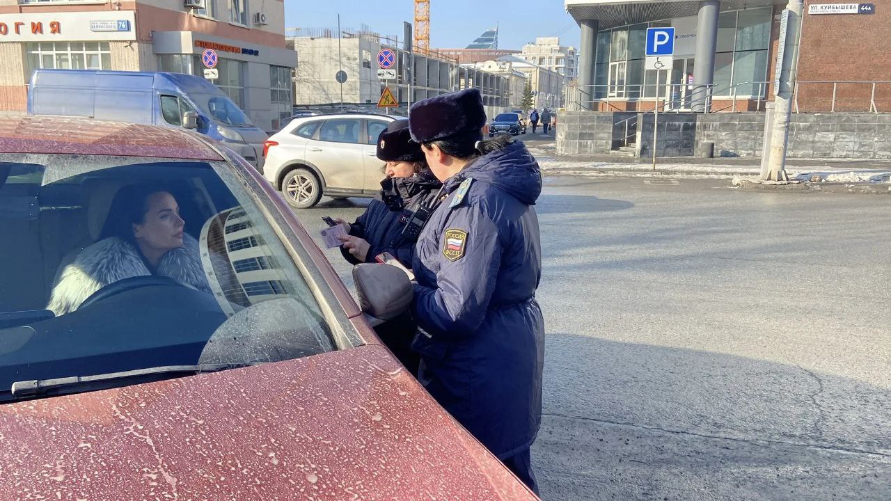 Более 150 должников оплатили штрафы на месте в первый час операции «Должник» в Свердловской области Более 150 должников оплатили штрафы на месте в первый час операции «Должник» в Свердловской области