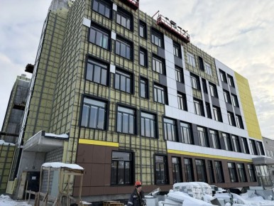 Денис Паслер сообщил о готовности нового терапевтического корпуса в Верхней Пышме на 74%