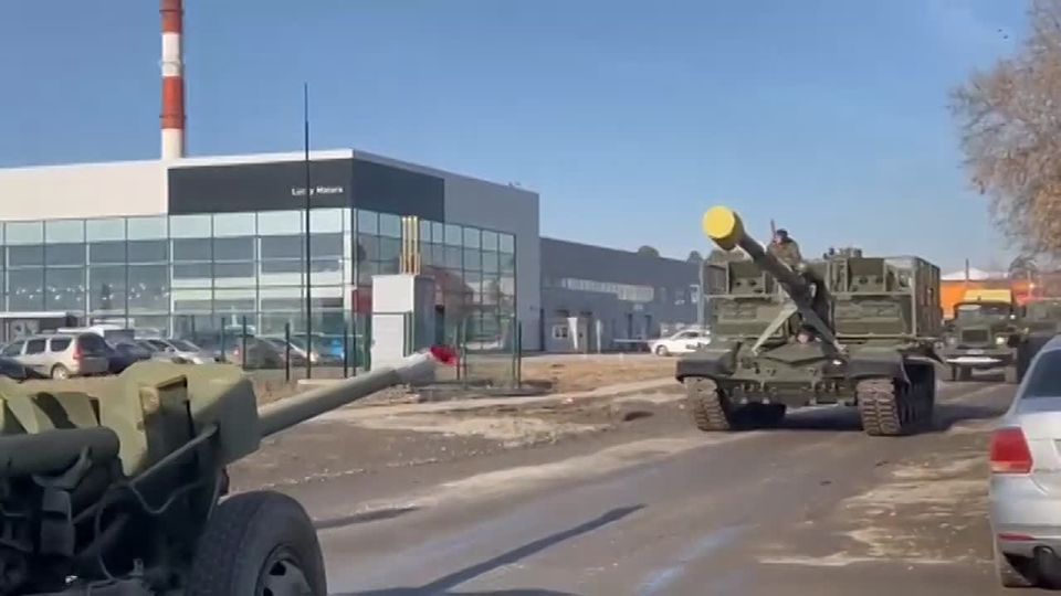 Около 40 единиц военной техники заметили на улицах Екатеринбурга