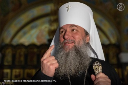 Митрополит Екатеринбургский и Верхотурский Евгений призвал ввести в старших классах школ Свердловской области «Основы православной культуры» для изучения «вопросов смысла жизни, которые Бог открыл нам»