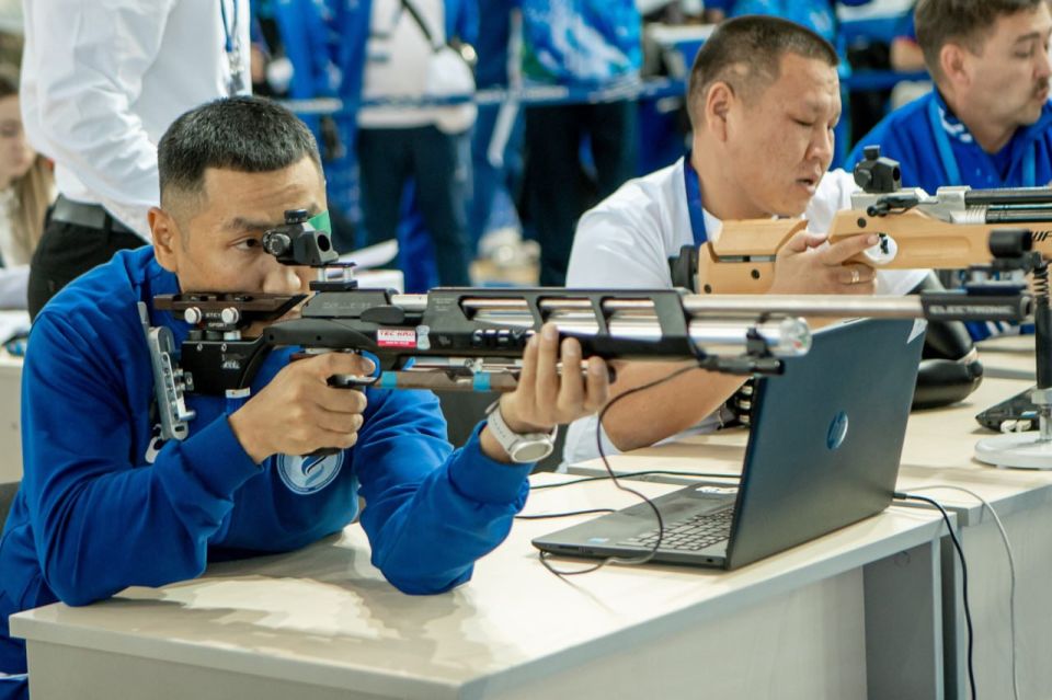 ����� 100 ��������� ����������� ������� �������� �� ���� ������ ����������� ������ ���������� ��������� � �������������, ������� ������� � ������������� � 13 �� 17 ������