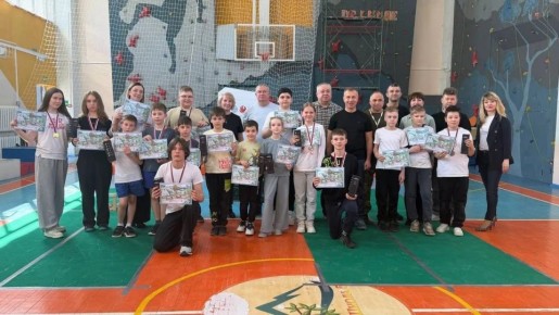 В школе № 59 Екатеринбурга прошли «Богатырские игры» — спортивного праздника, приуроченного к Году единства народов России