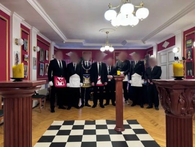 Масоны на тайном собрании в Екатеринбурге провели обряд посвящения
