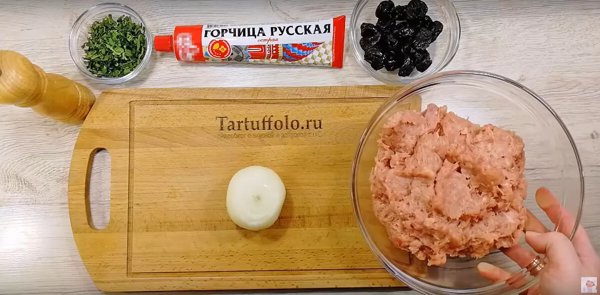 Неожиданная гармония вкусов: мясные шарики с черносливом и горчицей