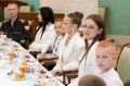 Шесть уральских многодетных семьей сегодня получили государственные награды из рук главы региона Дениса Паслера
