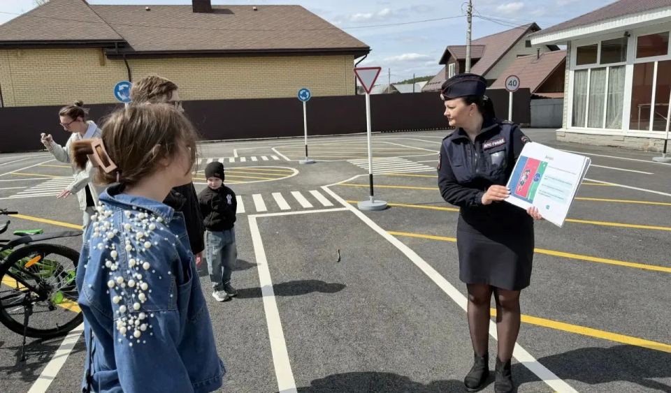 В рамках областного профилактического мероприятия «Практика безопасности» сотрудники Госавтоинспекции Свердловской области проводят на территории учебных автогородков практические занятия с учащимися общеобразовательных... В рамках областного профилактического мероприятия «Практика безопасности» сотрудники Госавтоинспекции Свердловской области проводят на территории учебных автогородков практические занятия с учащимися общеобразовательных...