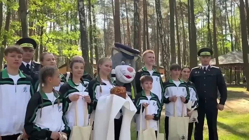 Тёплая встреча, радостные улыбки и первые знакомства!