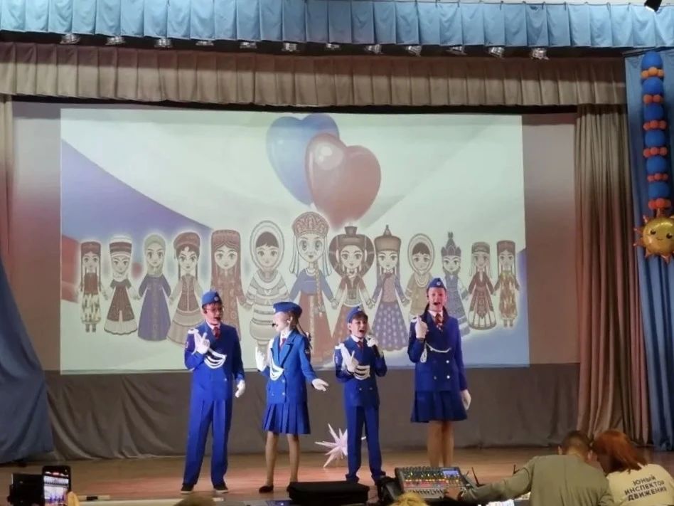 Команда ЮИД Свердловской области «БДДйка – дети ПДД» достойно прошла все испытания 53-го республиканского слёта-конкурса отрядов ЮИД в Республике Беларусь! Команда ЮИД Свердловской области «БДДйка – дети ПДД» достойно прошла все испытания 53-го республиканского слёта-конкурса отрядов ЮИД в Республике Беларусь!