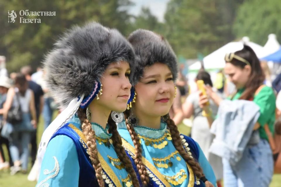 На Сабантуе под Екатеринбургом выступят звезды татарской эстрады и накормят чак-чаком На Сабантуе под Екатеринбургом выступят звезды татарской эстрады и накормят чак-чаком