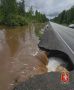 Вода размывает дороги: сразу в двух местах Свердловской области нарушено движение