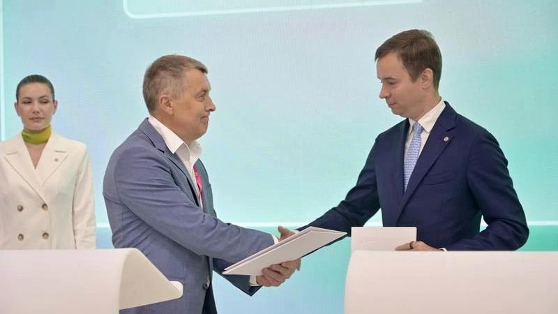 «Уральские авиалинии» и Сбербанк будут вместе развивать сотрудничество России и Индии