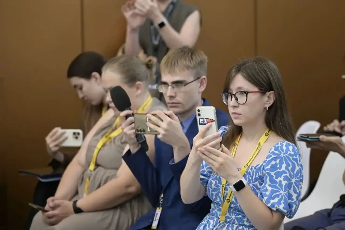 Денис Паслер: На площадке ИННОПРОМа-2026 для федеральных и региональных СМИ подвел предварительные итоги работы главной промышленной выставки страны Денис Паслер: На площадке ИННОПРОМа-2026 для федеральных и региональных СМИ подвел предварительные итоги работы главной промышленной выставки страны