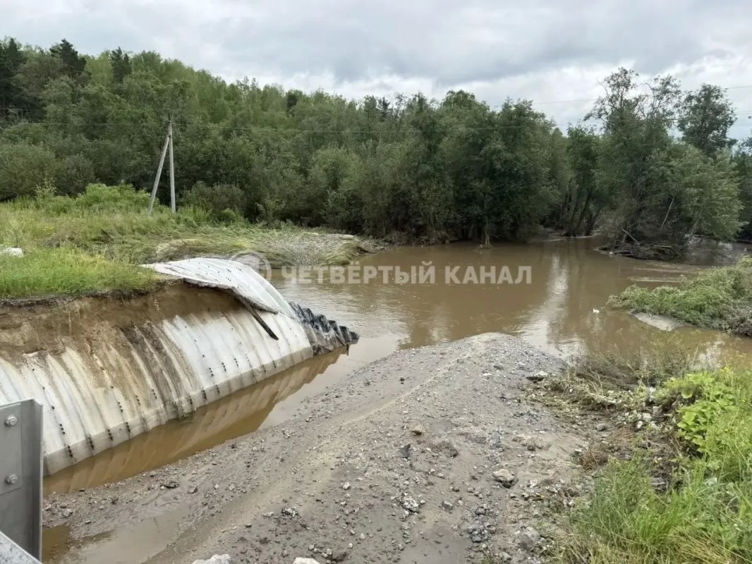 Показываем ход восстановления трассы «Екатеринбург — Тюмень», размытой паводком Показываем ход восстановления трассы «Екатеринбург — Тюмень», размытой паводком