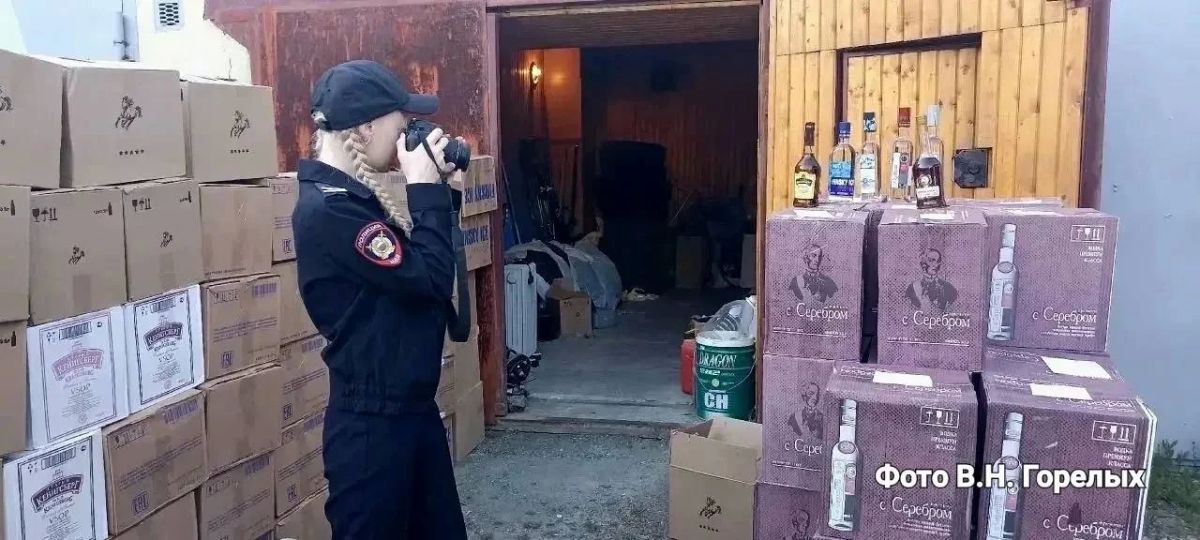 Армянский коньяк, водка и «фунфырики»: партию контрафакта обнаружили в гаражах Первоуральска Армянский коньяк, водка и «фунфырики»: партию контрафакта обнаружили в гаражах Первоуральска