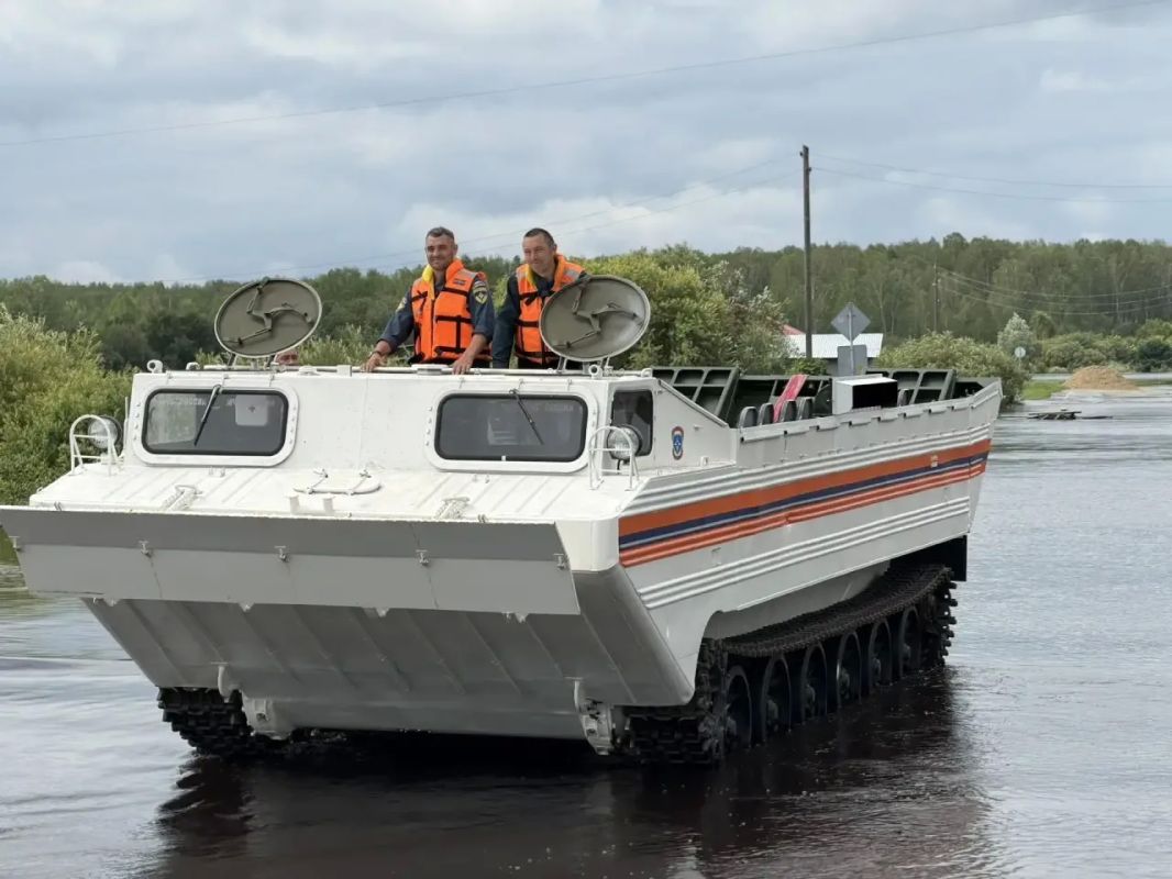Паводковая ситуация в Ирбите сложная Вода продолжает заходить в населённые пункты. В ПВР эвакуированы жители поселка Зайково. Вывозят животных из помещений местного сельскохозяйственного предприятия Паводковая ситуация в Ирбите сложная Вода продолжает заходить в населённые пункты. В ПВР эвакуированы жители поселка Зайково. Вывозят животных из помещений местного сельскохозяйственного предприятия