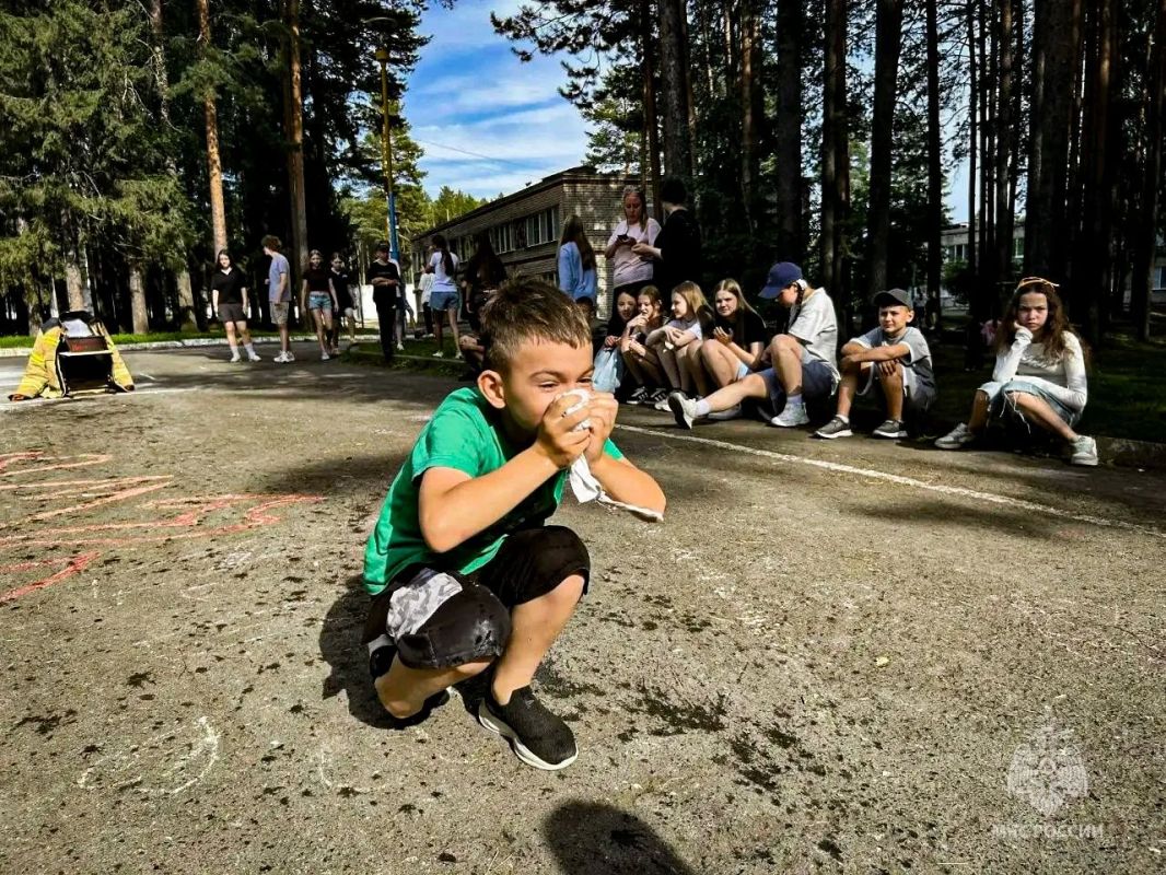 Юные свердловчане на один день стали огнеборцами Юные свердловчане на один день стали огнеборцами