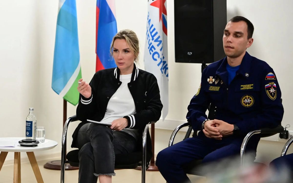 Мария Львова-Белова встретилась со свердловскими волонтерами в Екатеринбурге Мария Львова-Белова встретилась со свердловскими волонтерами в Екатеринбурге