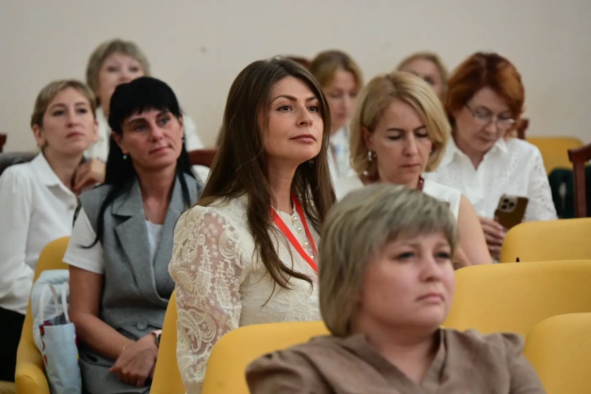 Важность изучения семейной истории подчеркнули участники трека «Наследие и преемственность в эпоху перемен» Важность изучения семейной истории подчеркнули участники трека «Наследие и преемственность в эпоху перемен»