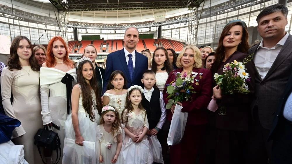 Денис Паслер анонсировал комплекс мер по демографии на Уральском форуме женщин