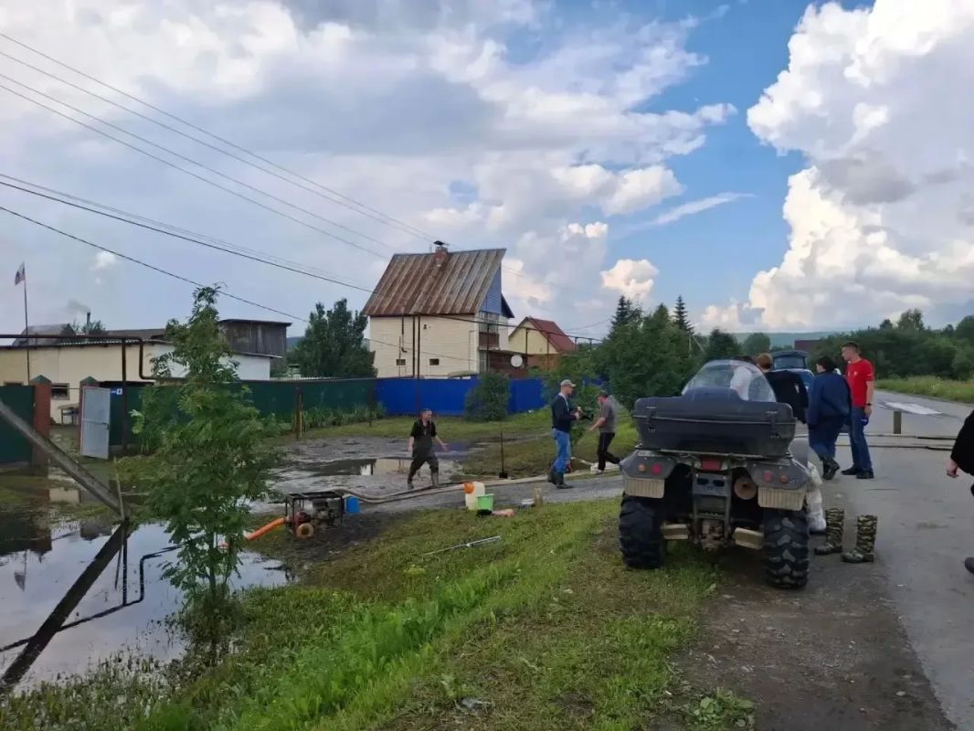 Денис Паслер: Регион пока остается под воздействием циклона, продолжаются дожди Денис Паслер: Регион пока остается под воздействием циклона, продолжаются дожди