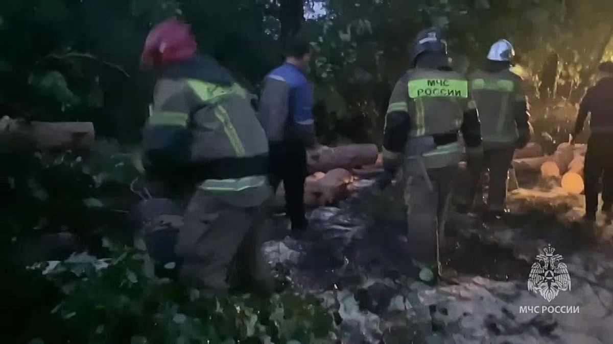 Специалисты МЧС России ликвидировали последствия непогоды в Заречном