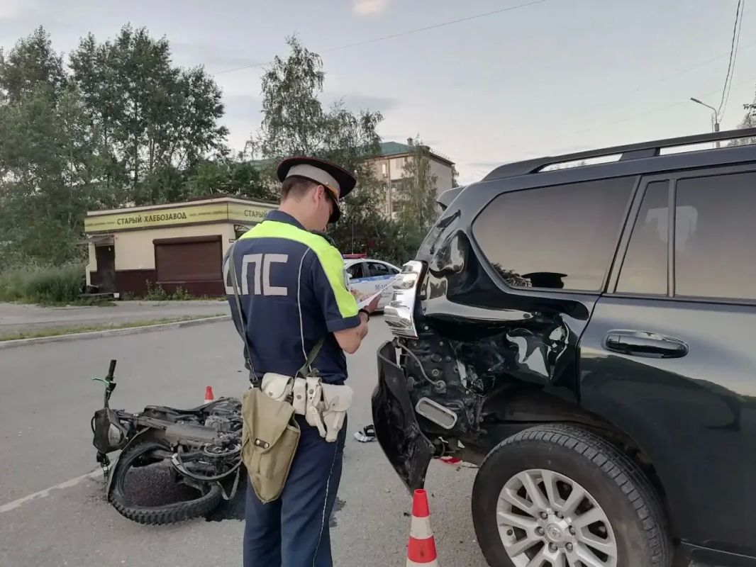 Два подростка попали в аварию в Серове Два подростка попали в аварию в Серове